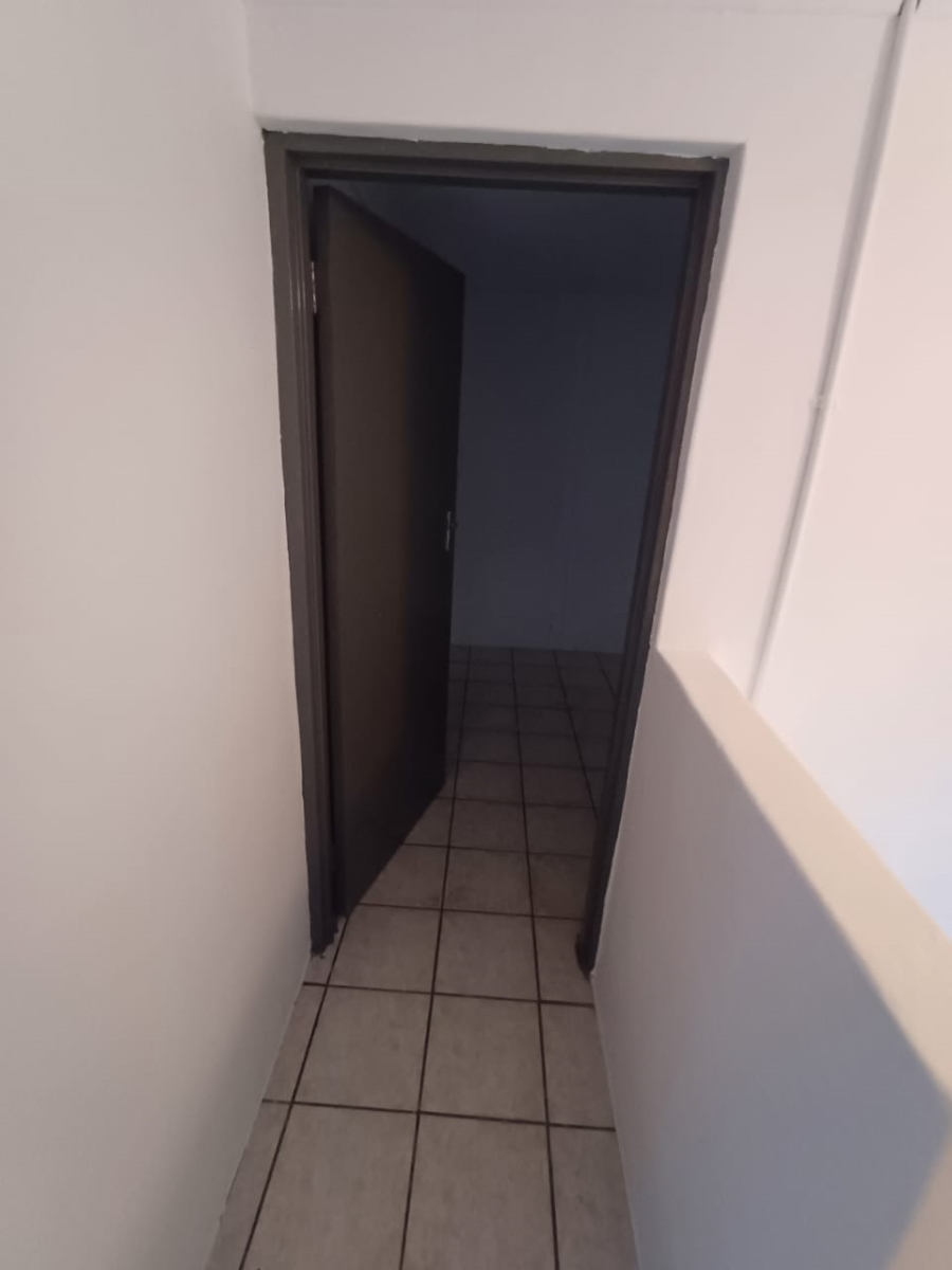 To Let Commercial Property for Rent in Okavango Park Western Cape